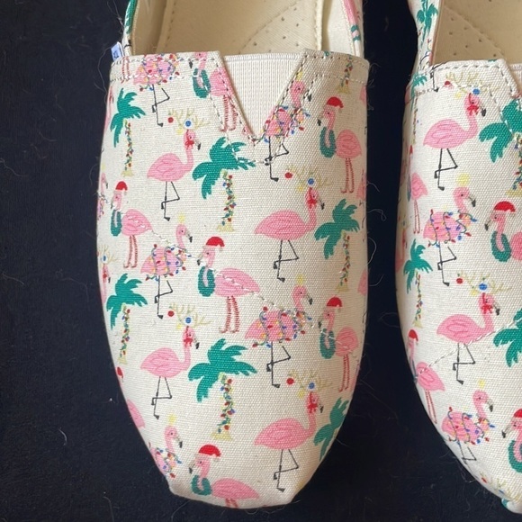 Brand New Toms Natural Holiday Flamingos Tropical Christmas Slip On Shoes Casual - Picture 5 of 15